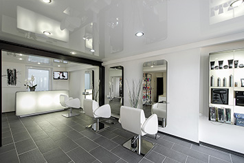 plafond tendu salon de coiffure